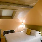Relais & Castello Di Casiglio Hotel 4*