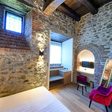 Relais & Castello Di Casiglio