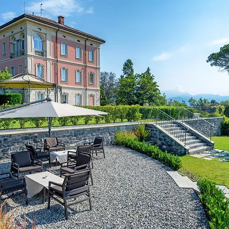 Relais & Castello Di Casiglio Отель 4*
