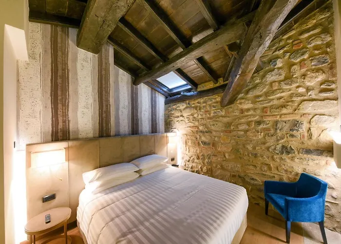 Relais & Castello Di Casiglio Erba