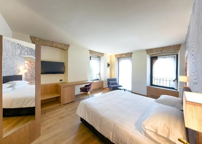 Relais & Castello Di Casiglio