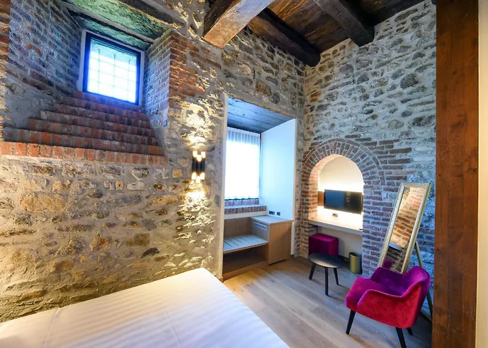 Relais & Castello Di Casiglio