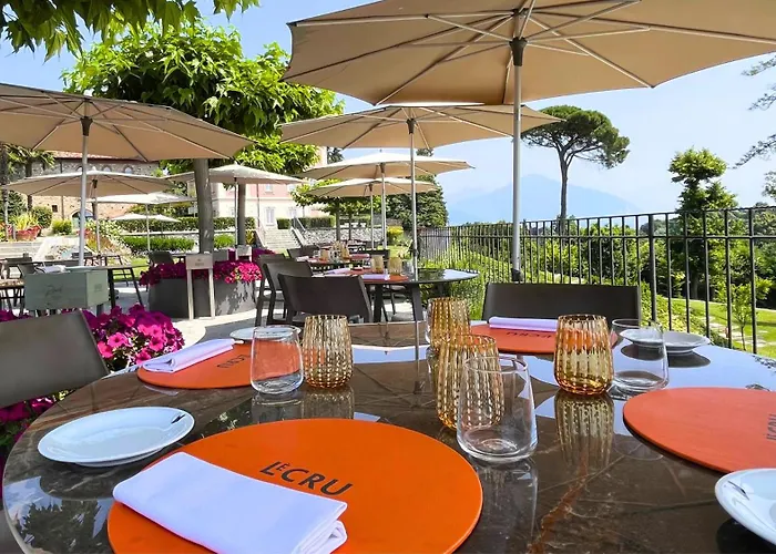 Отель Relais & Castello Di Casiglio 4*