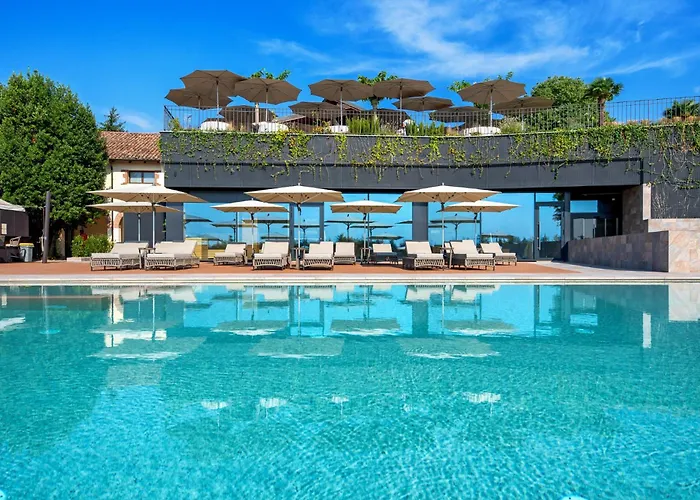 Отель Relais & Castello Di Casiglio Эрба