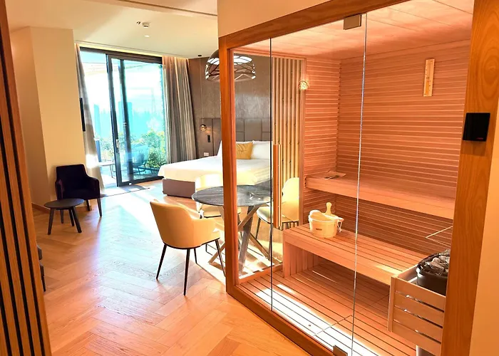 Relais & Castello Di Casiglio Эрба