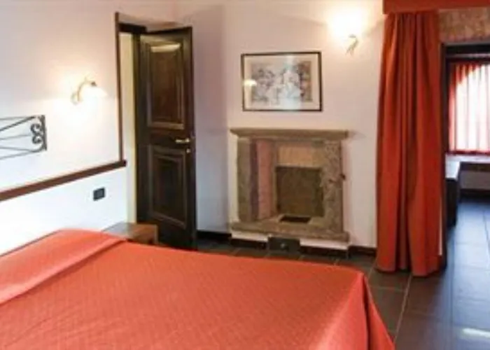 Отель Relais & Castello Di Casiglio 4*