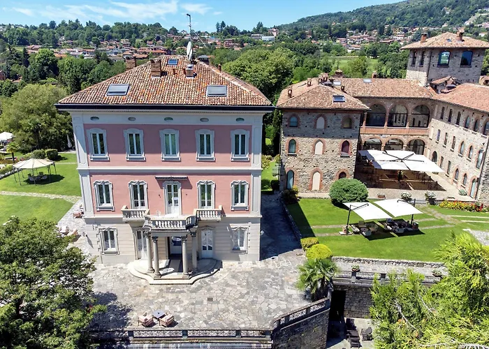 Relais & Castello Di Casiglio Отель Эрба