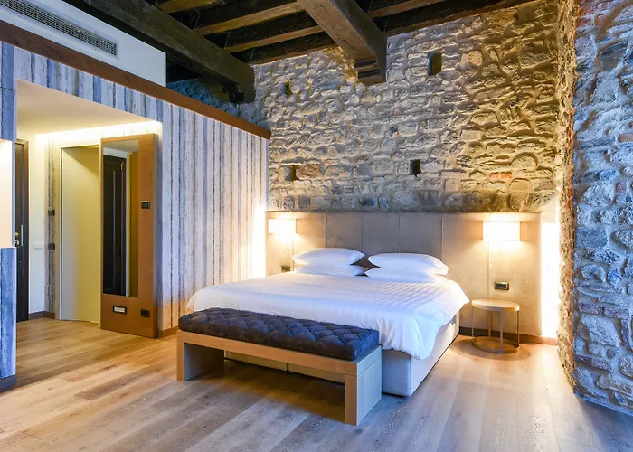 Relais & Castello Di Casiglio