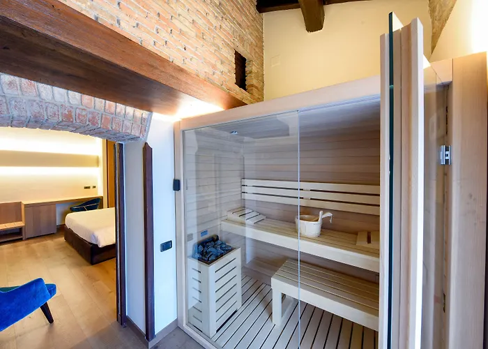 Relais & Castello Di Casiglio 4*