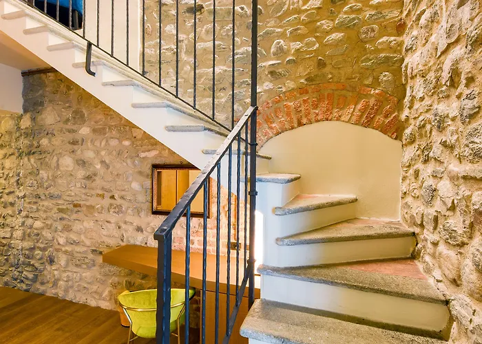 Отель Relais & Castello Di Casiglio 4*