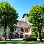 Отель Relais & Castello Di Casiglio 4*