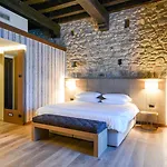 Relais & Castello Di Casiglio