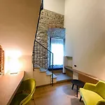 Relais & Castello Di Casiglio Отель Эрба