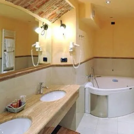 Hotel Relais & Castello Di Casiglio