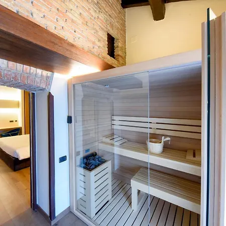 Hotel Relais & Castello Di Casiglio 4*