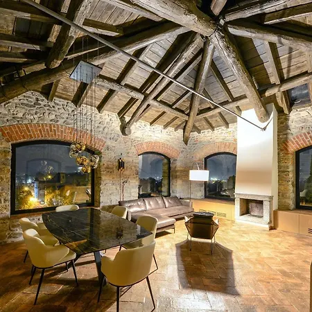 Relais & Castello Di Casiglio 4*