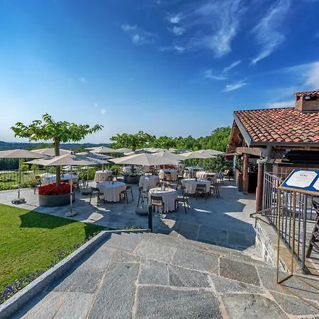 Relais & Castello Di Casiglio Hotel