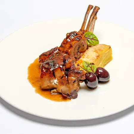 Relais & Castello Di Casiglio Hotel 4*