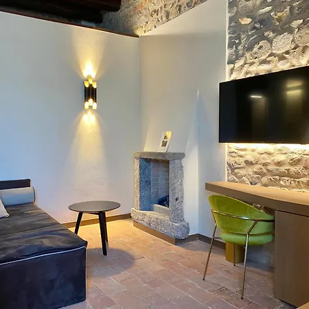 Relais & Castello Di Casiglio Hotel