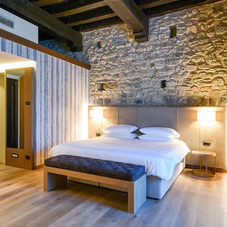 Relais & Castello Di Casiglio
