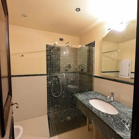 Relais & Castello Di Casiglio 4* Erba