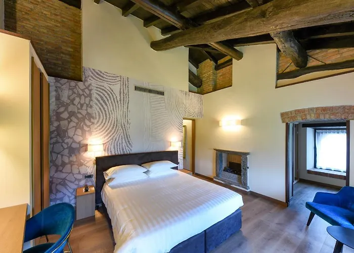 Relais & Castello Di Casiglio Hotel Erba