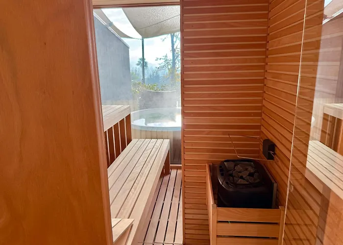 Relais & Castello Di Casiglio 4*