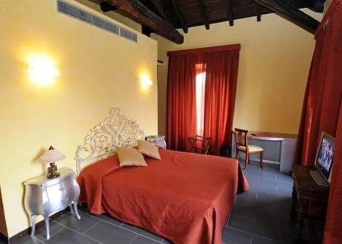 Relais & Castello Di Casiglio Erba