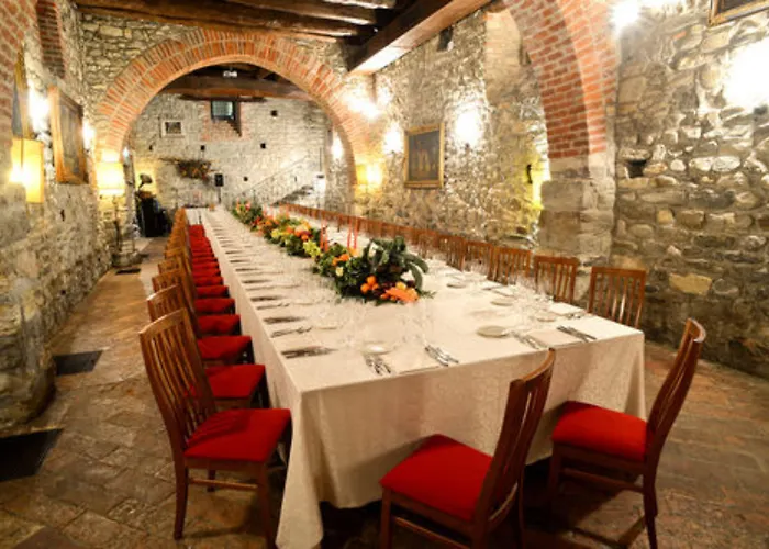 Relais & Castello Di Casiglio Erba