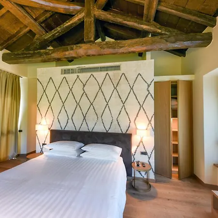 Relais & Castello Di Casiglio ホテル