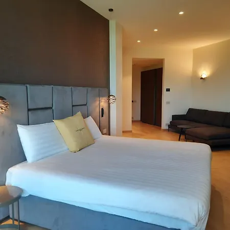 Relais & Castello Di Casiglio 4*
