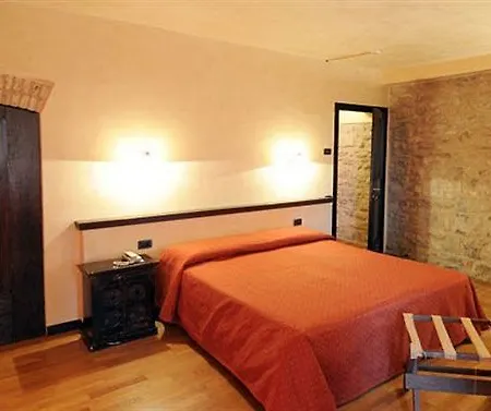 Relais & Castello Di Casiglio ホテル 4*