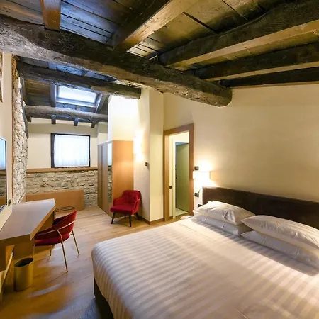 Отель Relais & Castello Di Casiglio Эрба