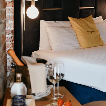 מלון Relais & Castello Di Casiglio 4*