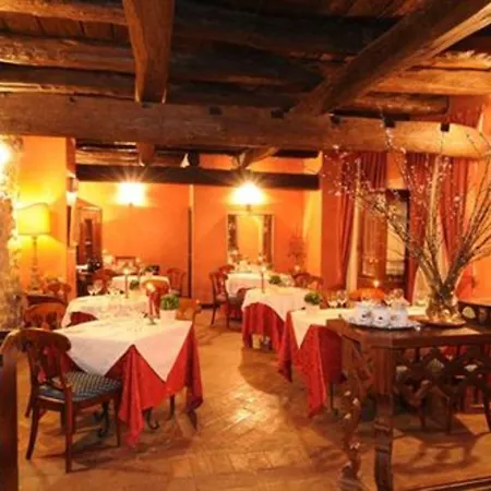 Relais & Castello Di Casiglio מלון