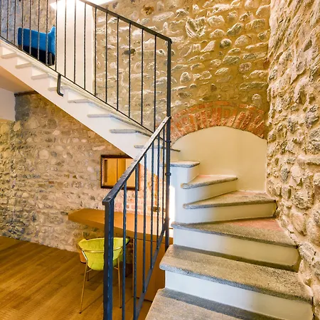 מלון Relais & Castello Di Casiglio 4*