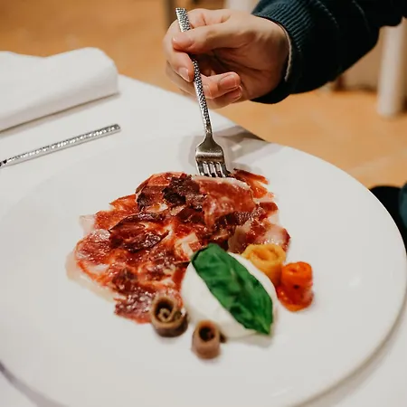 Relais & Castello Di Casiglio 4* ארבה