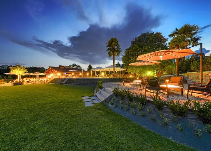 Relais & Castello Di Casiglio Hotell 4*