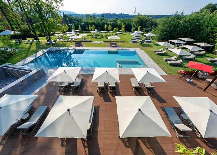 Relais & Castello Di Casiglio Hotell