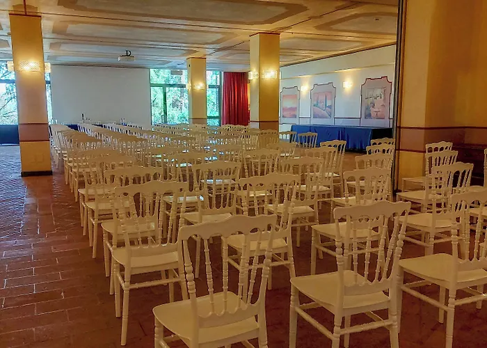 Hotell Relais & Castello Di Casiglio 4*